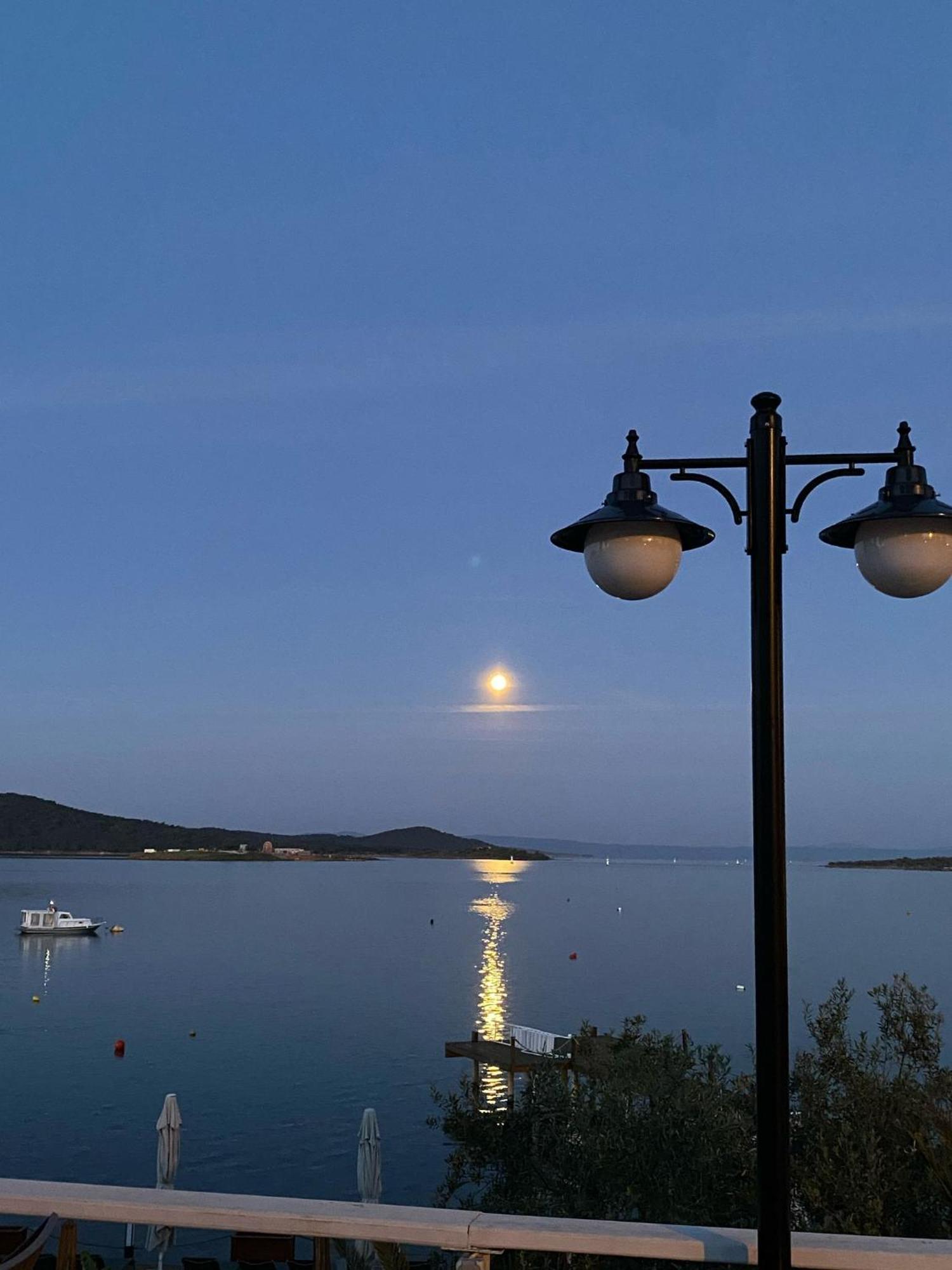 Cunda Panorama Otel Айвалик Екстер'єр фото